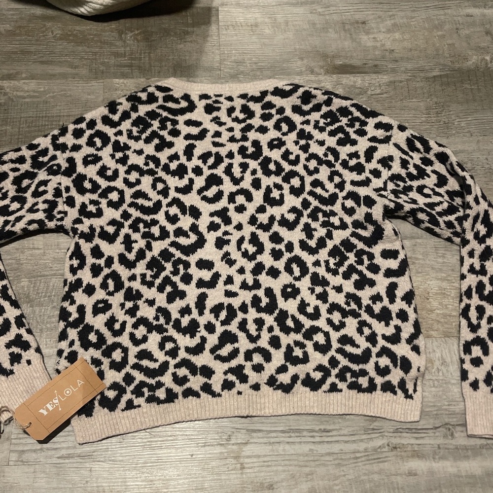 Soft sweater, never worn